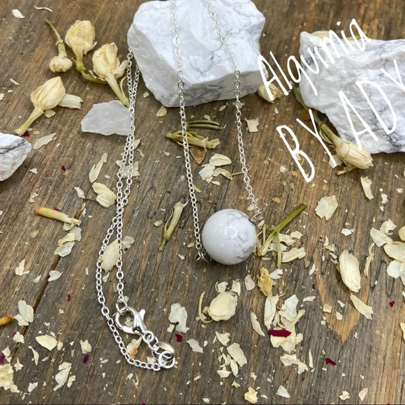 White Howlite sphere pendant jeweled sterling silver necklace - Picture 1 of 1